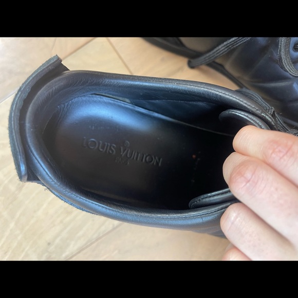 Authentic Louis vuitton man shoes - Picture 3 of 7